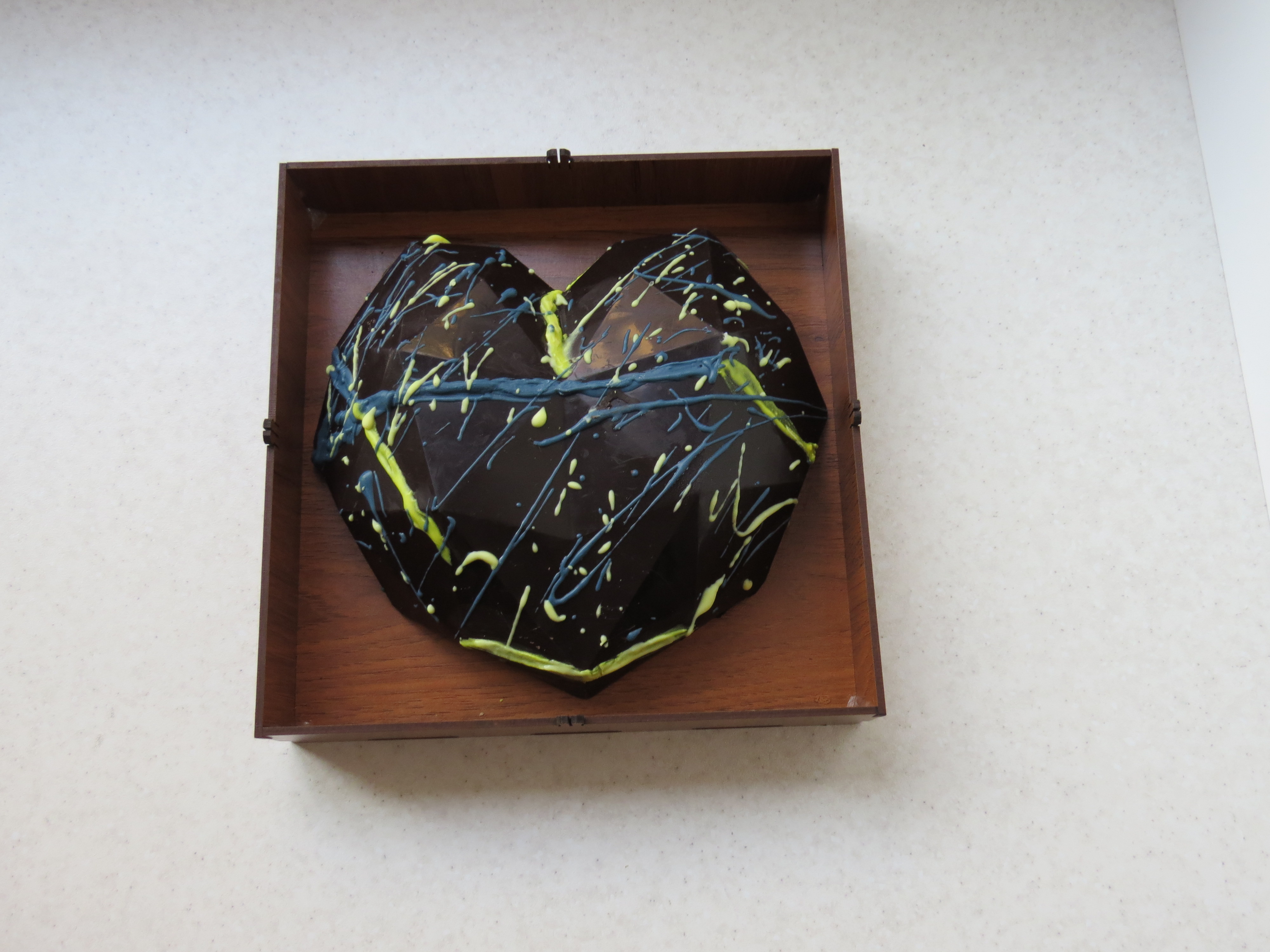خرید قلب سوپرایز شکلاتی